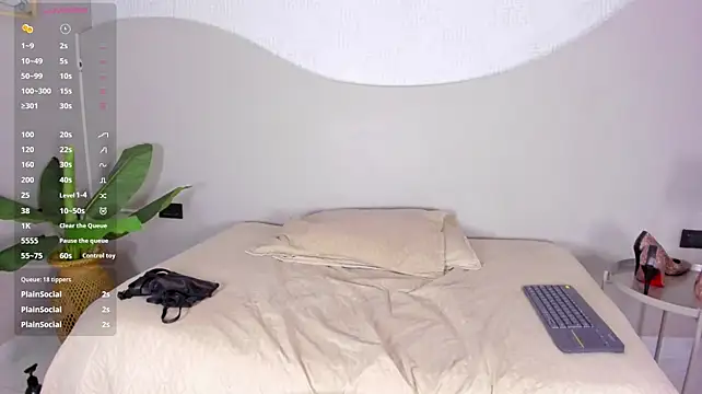 ainaah_'s Live XXX Chat