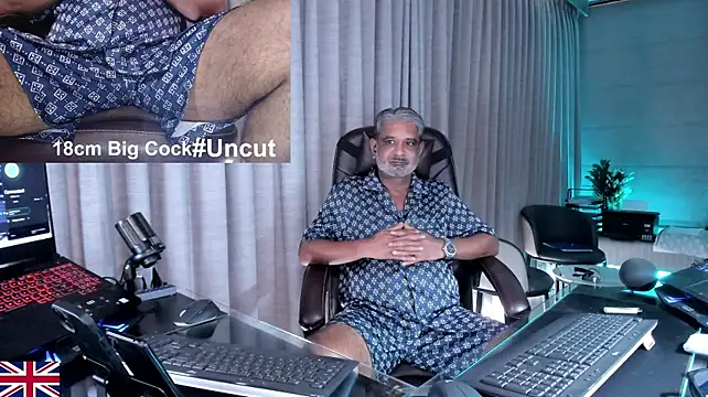 OnlineBossUK's Live XXX Chat