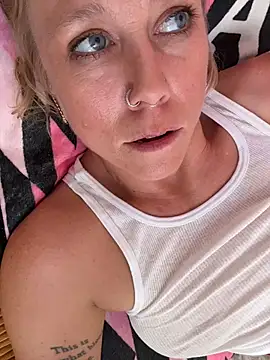 goodgirlbabydoll's Webcam Show