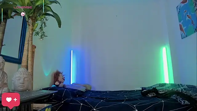 Naughty_Blue Show Webcam