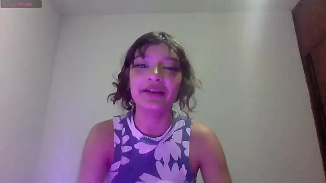 Chat +18 de Sophiee_66666 ao vivo