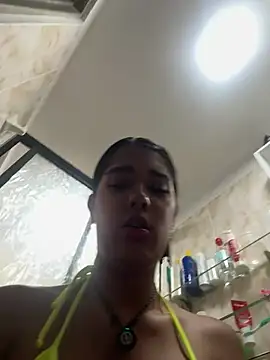 EmmaRoux_ Adlı Modelin Canlı XXX Sohbeti