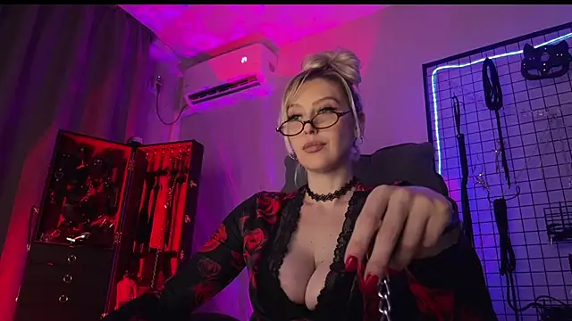 Show modela Liya_Liss na web-kameri