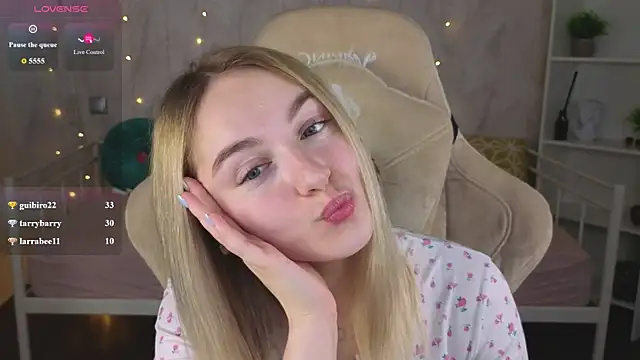 Shy_Polly's Live XXX Chat