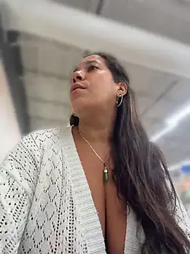 Chat +18 de Bigbuttbrooklynn ao vivo