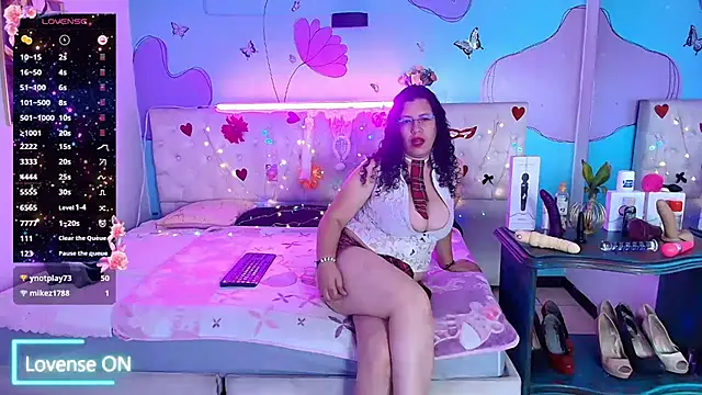 Zaly_mature Adlı Modelin Canlı XXX Sohbeti