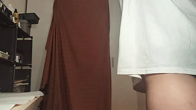 HazyLoom Adlı Modelin Canlı XXX Sohbeti