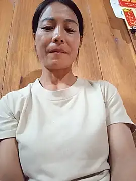 Lily-ly élő XXX-chatje