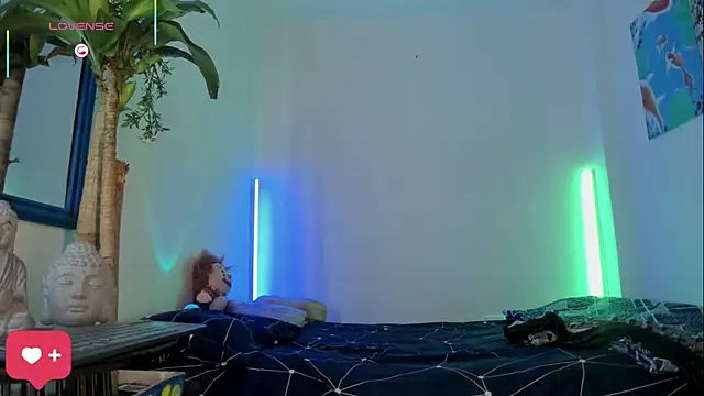 Naughty_Blue élő XXX-chatje