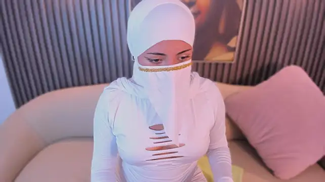 juli_thali's Live XXX Chat