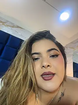 EVELIN_MASON Adlı Modelin Canlı XXX Sohbeti