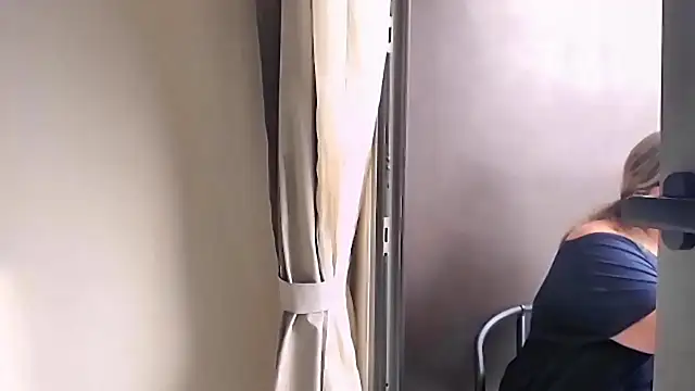 XXX chat uživo modela sex2