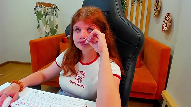 ChloeHalses' Live XXX Chat