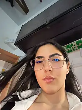 צ'אט XXX בשידור חי של I_AM_SOPHIE_