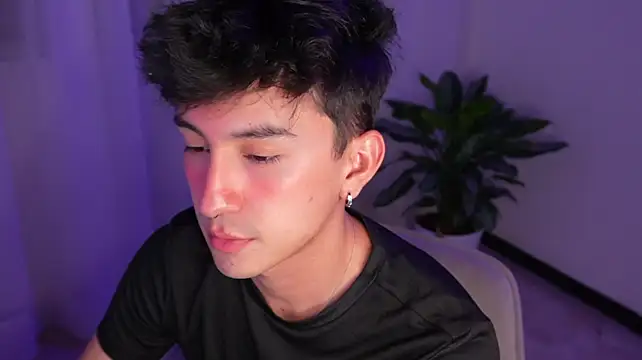sweettaaron01 Pertunjukan Webcam