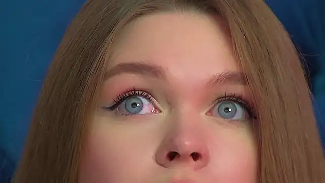 CrystalLyons live XXX chat