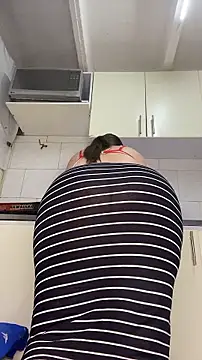 Chloee_Peach Adlı Modelin Canlı XXX Sohbeti