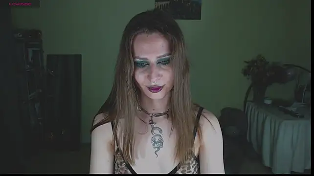 OaklynDobson Adlı Modelin Canlı XXX Sohbeti