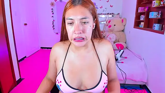 צ'אט XXX בשידור חי של perlabeautiful