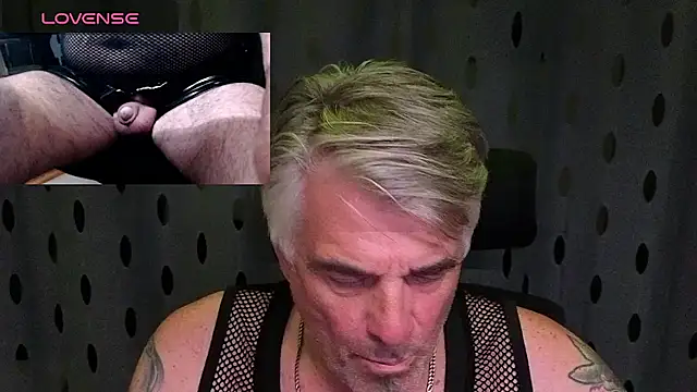 Budapest1958's Live XXX Chat