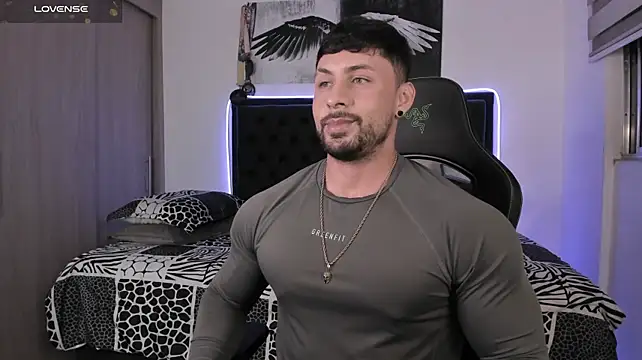 santi_aesthetic's Live XXX Chat