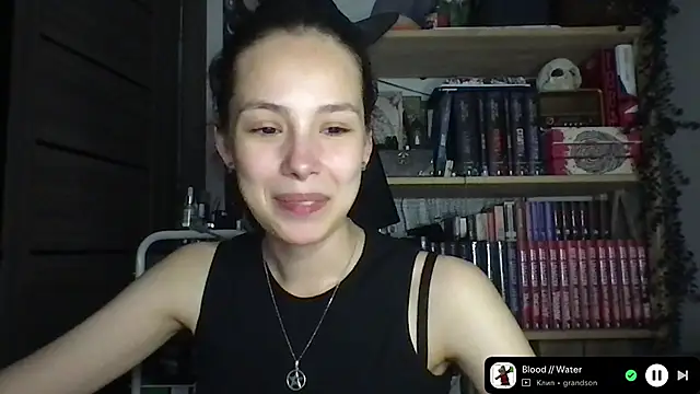Yuna5343's Live XXX Chat