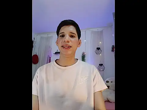 แชท XXX สดของ Ariel_Femboy_