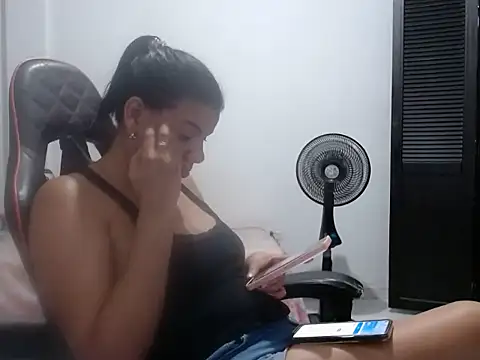 צ'אט XXX בשידור חי של Adriana_0312