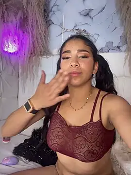 Taliaaa_Paris Chat XXX live