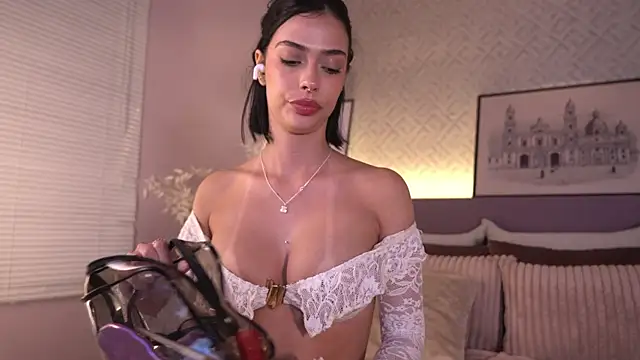 XXX chat uživo modela ElleDiane