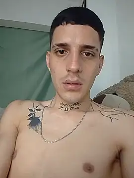 MaxHornyLatin Live XXX Chat