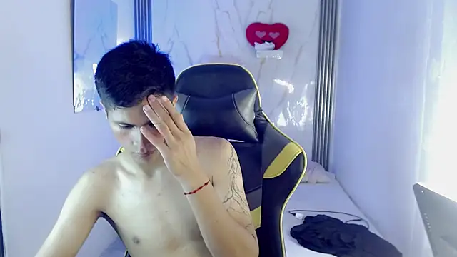 Chat +18 de Ascii_one ao vivo