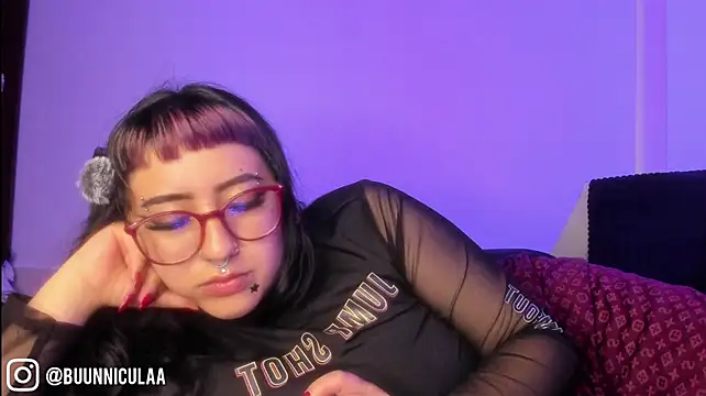 LarissaHell Chat XXX live