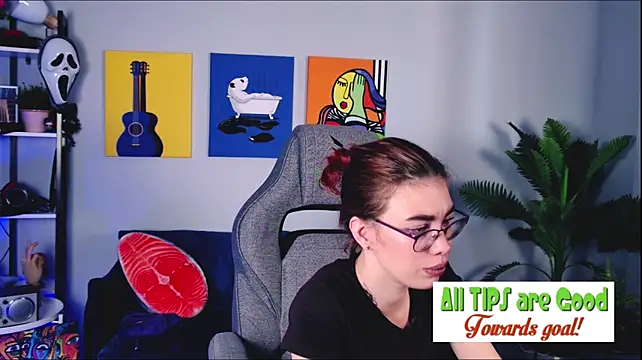 SeraphineDuskryn live XXX chat