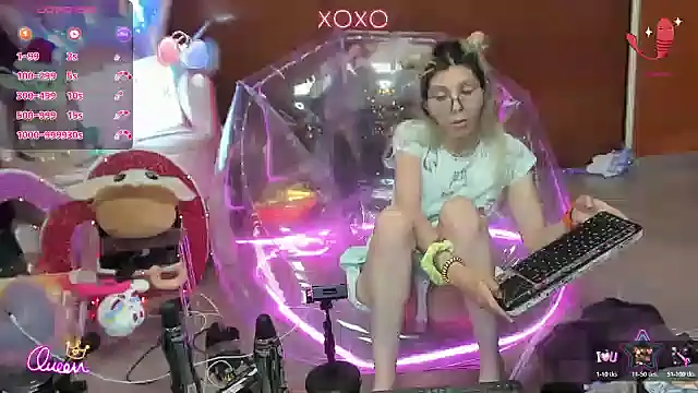 Skinygirl's Live XXX Chat