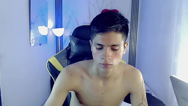Chat +18 de Ascii_one ao vivo
