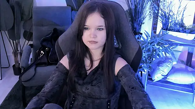 Elainebeness Adlı Modelin Canlı XXX Sohbeti