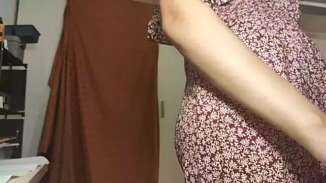HazyLoom live XXX chat