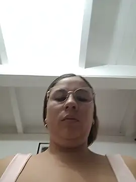 selena_gomez2's Live XXX Chat