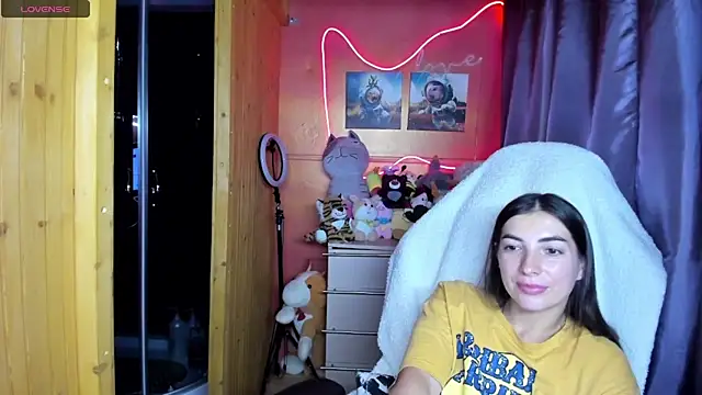Fiery_Brunette_'s Live XXX Chat