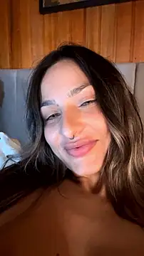 צ'אט XXX בשידור חי של AliceStone19