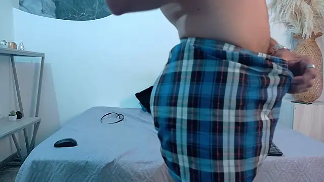 Thiago_16 Webcam show