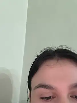Daniela-rosee Adlı Modelin Canlı XXX Sohbeti