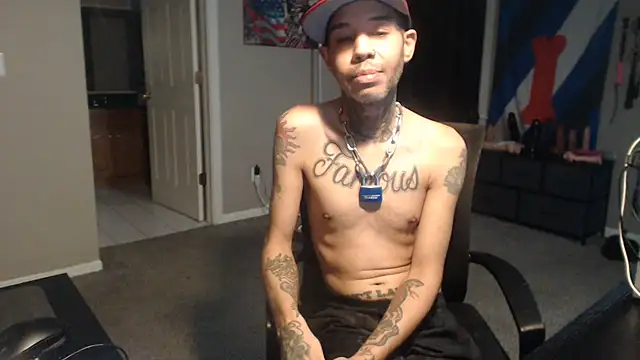 Michigan9000 Chat XXX in diretta