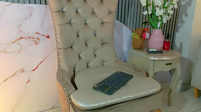 XXX chat uživo modela AndyJustgame_