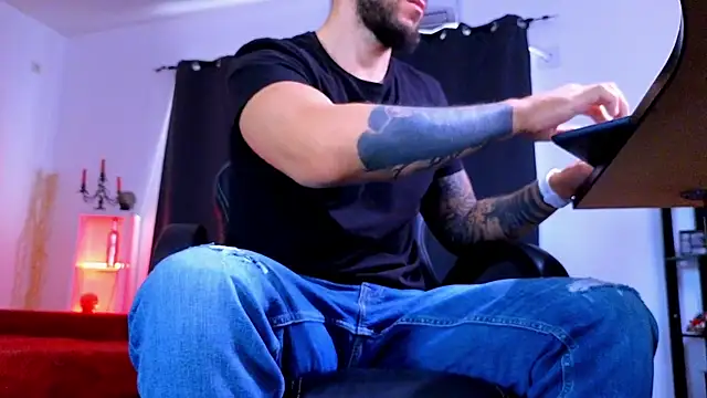 Chat +18 de MightyAaron66 ao vivo