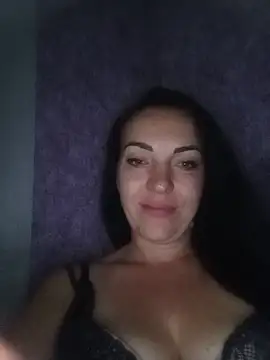 PrettyAngell_'s Live XXX Chat