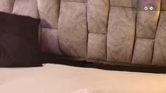 Zendaya_S11's Live XXX Chat