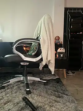 aly_golden_'s Live XXX Chat