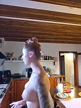 kylie_blck Pertunjukan Webcam